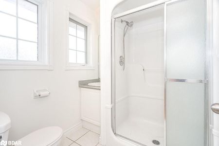 For Lease - 40 Kell Place, Barrie, Ontario - Photo 4