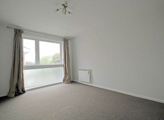 Oakley Close - Photo 1