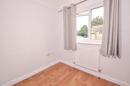 3 bedroom terraced house to rent - Photo 3