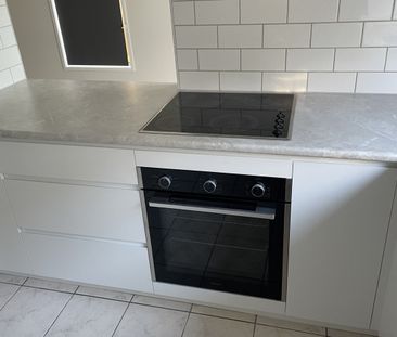 96/170 Central Street, Labrador - Photo 2