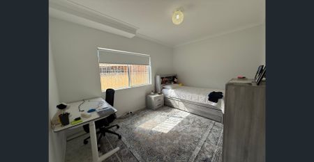 Modern Two Bedroom Home with Utilities Included - Photo 4