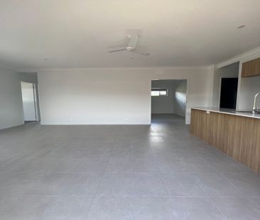Spacious 4-Bedroom Home in Pallara - Photo 1