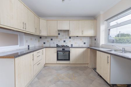 Maypole Road, Ashurst Wood, RH19 - Photo 2