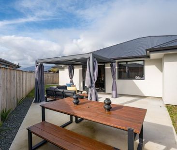 Great Living in Great Location - Photo 6