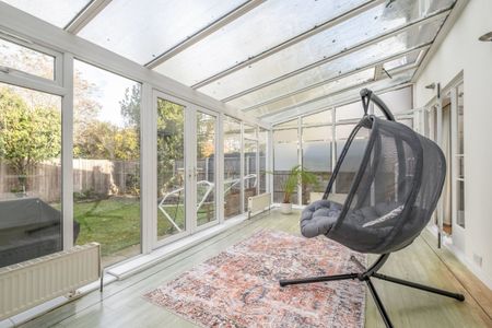 4 bedroom detached house to rent - Photo 2