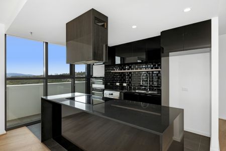 Stunning Executive Style Apartment - Photo 4