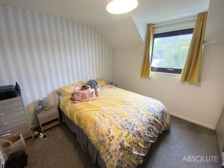 2 bed terraced house to rent in North Hill Close, Brixham, TQ5 - Photo 2