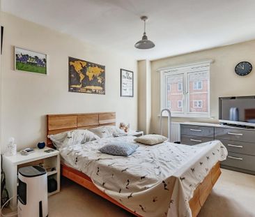 4 bedroom terraced house to rent - Photo 3