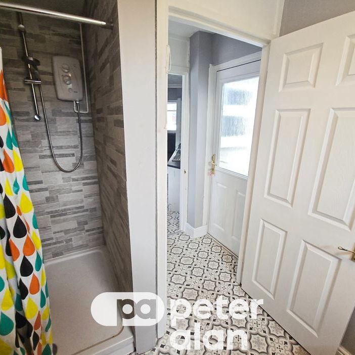 2 bedroom property to rent - Photo 1