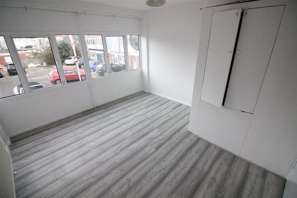 Russet Close, Uxbridge - Photo 1