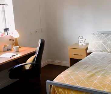 Five bed house (shared) - Photo 2