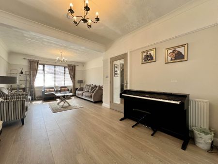 Guide Price £5,500 pcm - Available Now - Part Furnished - Photo 3