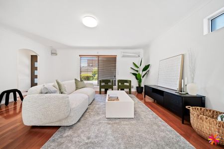 STUNNING MODERN TWO STOREY TOWNHOUSE - Photo 4