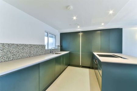 Brand new 3 double bedroom, 2 bathroom split level apartment to rent in this highly anticipated renovated development. - Photo 3