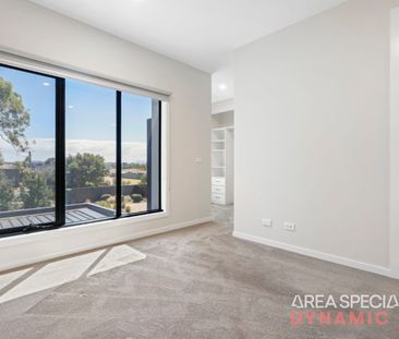 Modern Townhouse Living in a Prime Keysborough Location - Photo 5