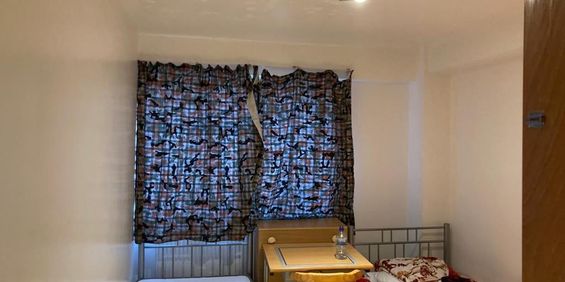 3 Bed Flat, Gales Gardens, E2 - Photo 3