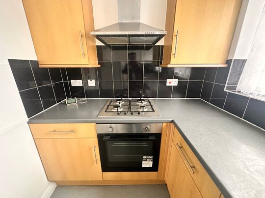 Scott Avenue, Rainham - Photo 1