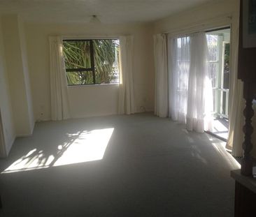 Private sunny two bedroom unit with large garage s... - Photo 5