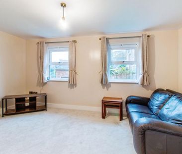 4 bedroom end of terrace house to rent - Photo 2