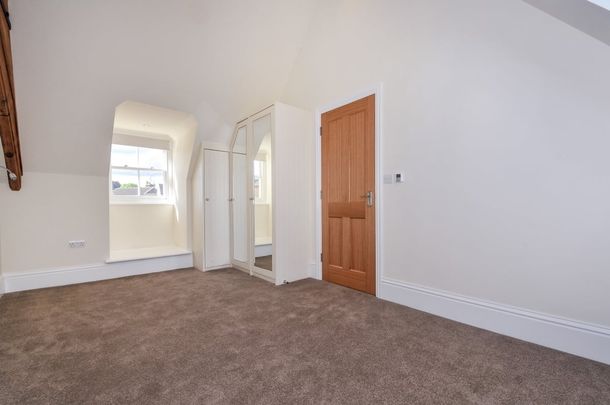 2 bedroom mews to rent - Photo 1