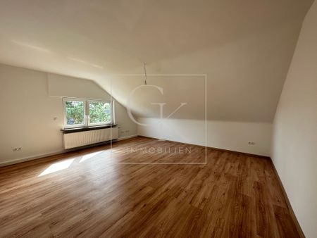 Erstbezug nach Modernisierung von heller gemütlicher DG-Wohnung - Photo 2