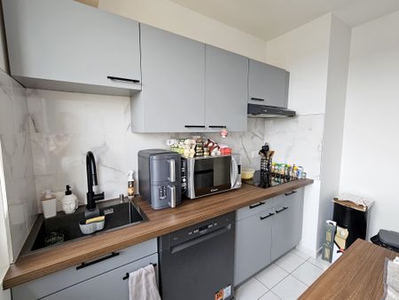 Location Appartement 3 pièces 62m² COMPIEGNE 60200 - Photo 2