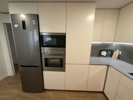 4 room luxury Flat for rent in Valencia, Spain - Photo 3