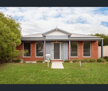 Comfortable Family Living in a Convenient Location - Photo 6