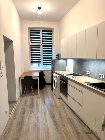 Jasna przestronna kawalerka z balkonem w sercu Kazimierza - Photo 3