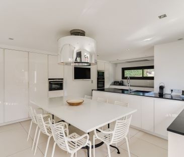 Location Maison 7 pièces 328m² CASSIS 13260 - Photo 4