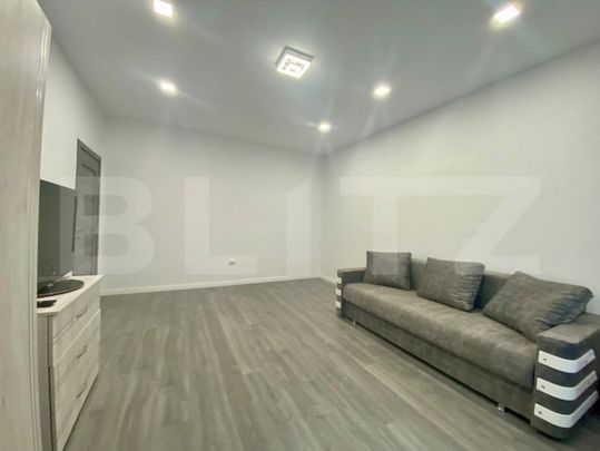 Garsoniera mobilat modern, decomandata, boxa, 43mp, zona str - Photo 1