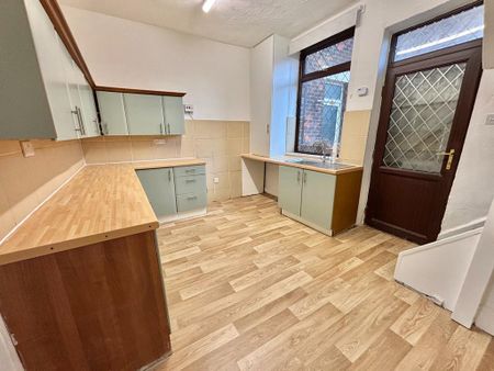 2 bedroom terraced house to rent - Photo 2