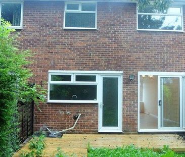 3 bedroom terraced house to rent - Photo 2