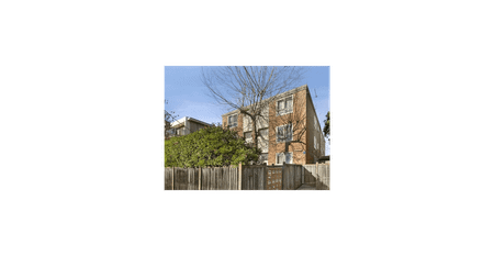 MODERNISED, ONE BEDROOM APARTMENT WITH SPLIT SYSTEM AIRCON IN LOUNGE & BEDROOM, OFF STREET PARKING! - Photo 5