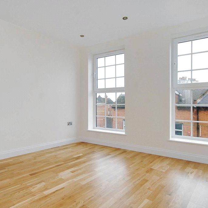 Finchley Road, London - Photo 1