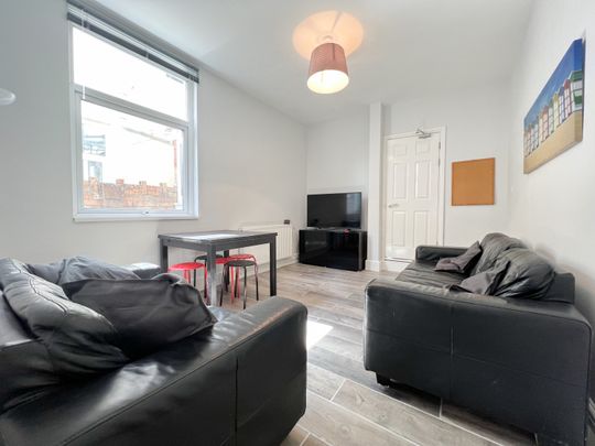 Pentyrch Street, Cathays - Photo 1