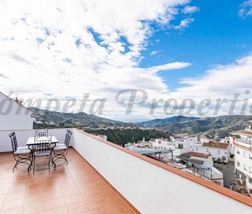 Townhouse in Cómpeta, Inland Andalucia in the mountains - Photo 5