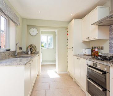 2 bedroom end of terrace house to rent - Photo 5