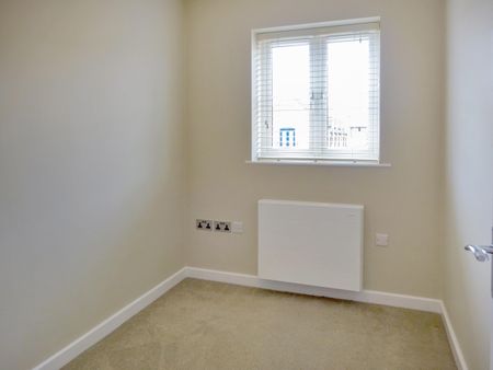 Eydon Drive, Corby - Photo 3
