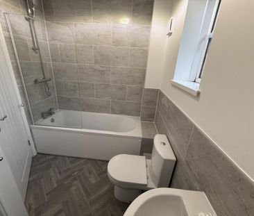 Honeysuckle Avenue, South Shields - Photo 6