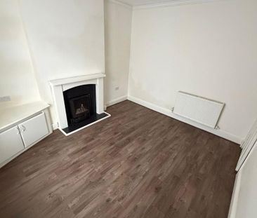 2 bedroom end of terrace house to rent - Photo 3