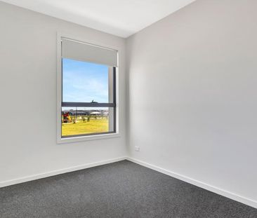 Brand New, Corner Position - Photo 2