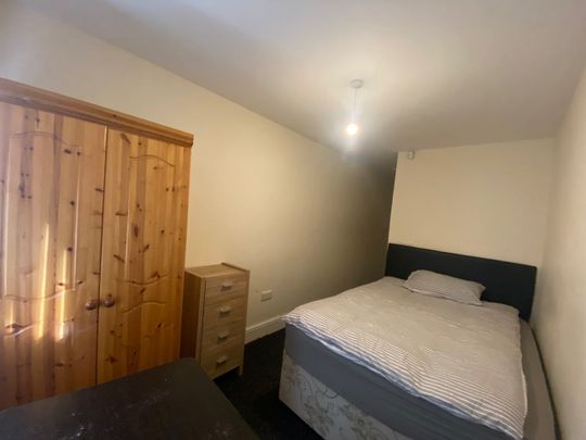 Room in a Shared House, Milner Road, B29 - Photo 1