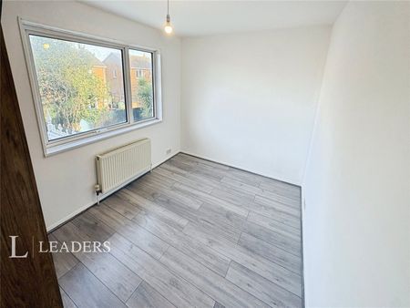 3 bedroom house to rent Kirbys Close, Over, Cambridge, Cambridgeshire, CB24 - Photo 4