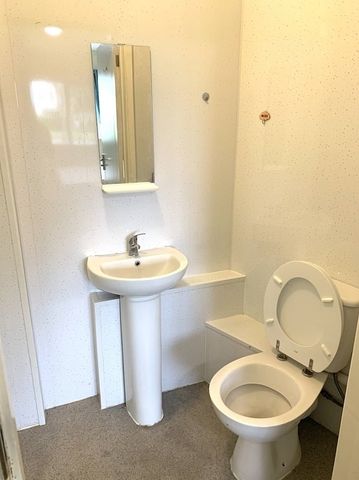 Room in a Shared House, Charter Avenue, CV4 - Photo 5