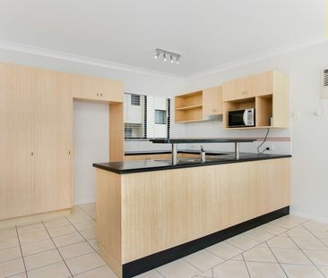 Furnished Townhouse in Trinity Beach - Photo 3