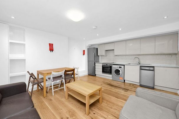 3 bedroom flat to rent - Photo 1