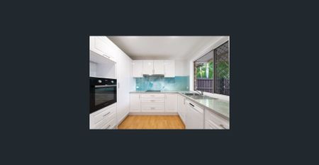 Newly Renovated, 2 Bedrooms, Walk to beach - Photo 4