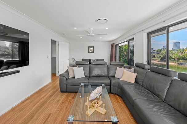 22 Maureen Court, Broadbeach Waters QLD 4218 - House For Rent | Domain - Photo 1