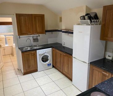 3 bedroom flat to rent - Photo 6